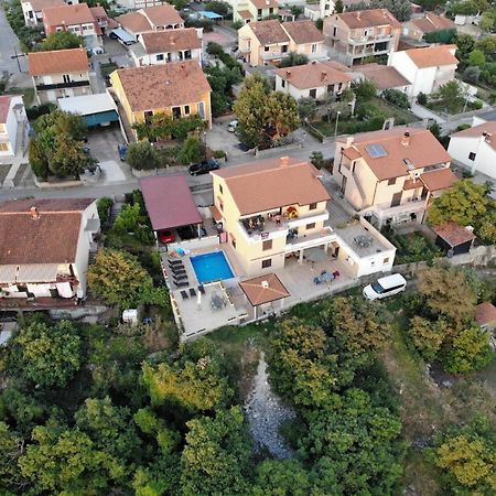 Apartman "Sabine Red" With Heated Pool Омишаль Экстерьер фото