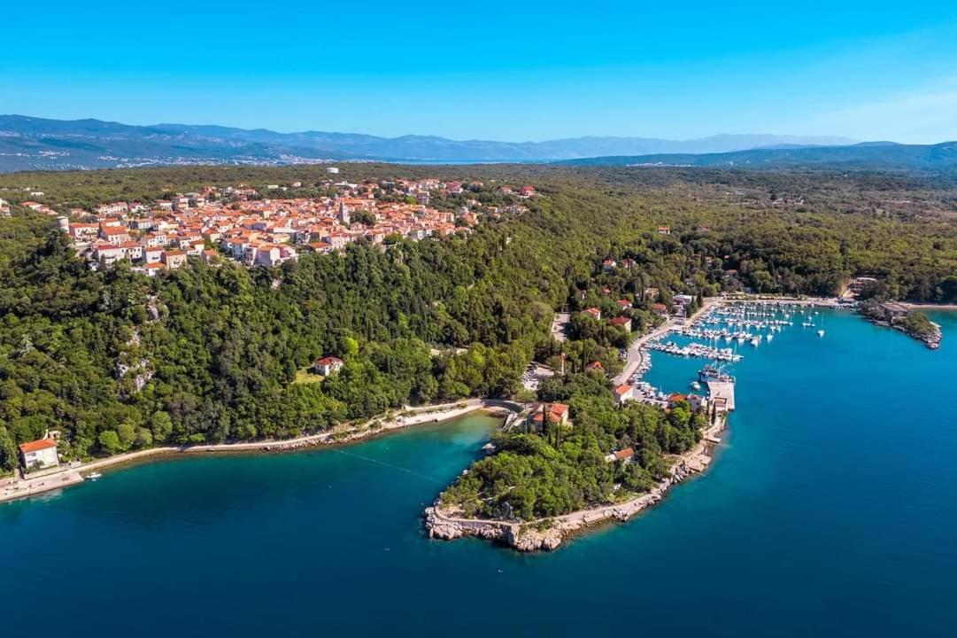 Apartman "Sabine Red" With Heated Pool Омишаль Экстерьер фото