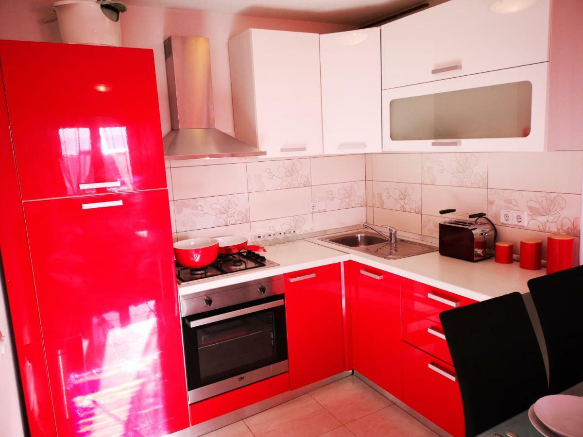 Apartman "Sabine Red" With Heated Pool Омишаль Экстерьер фото