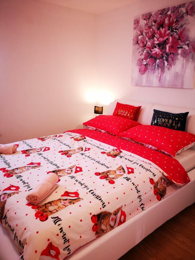 Apartman "Sabine Red" With Heated Pool Омишаль Экстерьер фото