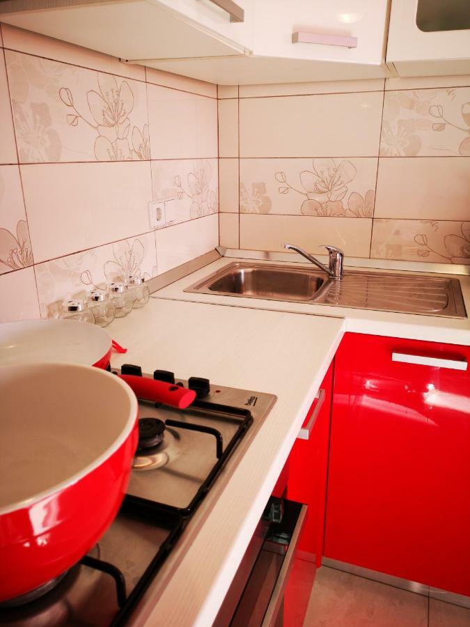 Apartman "Sabine Red" With Heated Pool Омишаль Экстерьер фото