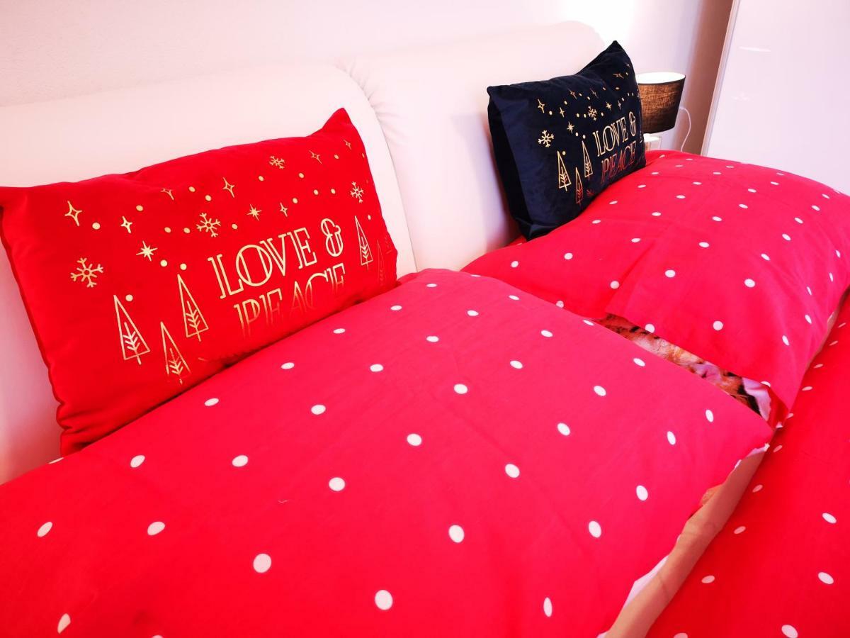 Apartman "Sabine Red" With Heated Pool Омишаль Экстерьер фото