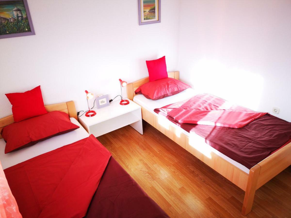 Apartman "Sabine Red" With Heated Pool Омишаль Экстерьер фото